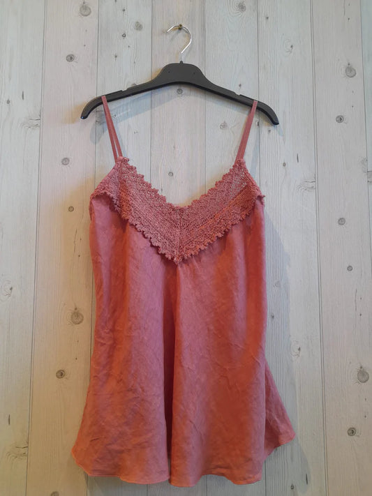 Lanen top s čipko Afrodita